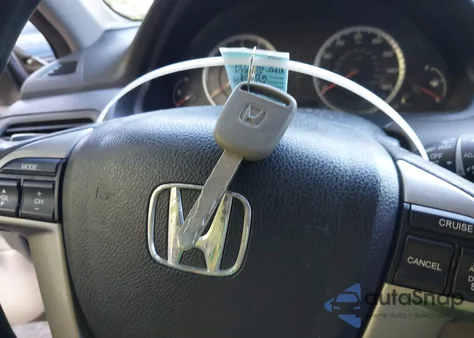 2010 Honda Accord Lx z USA, uszkodzony, nr VIN 1HGCP2F35AA166517